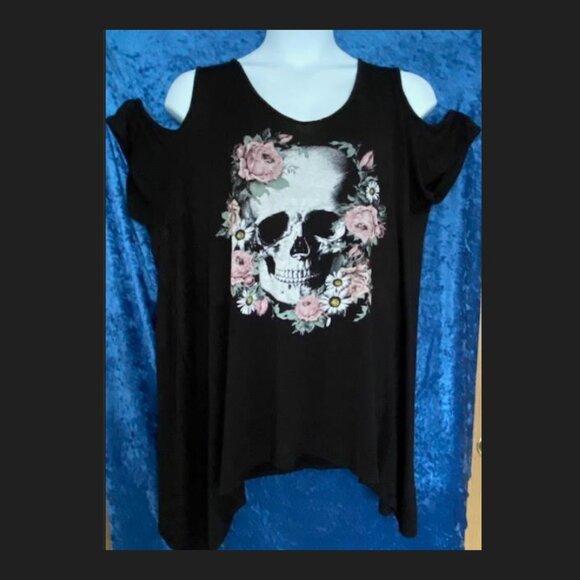 HOT TOPIC Skull Cold Shoulder Asymmetrical shirt Plus size 4 - Picture 1 of 6